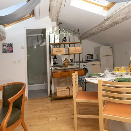 Saëns 7-t2 Avec Garage Privé Optionnel-centre Historique Et Plages à 16km ! Apartamento Béziers