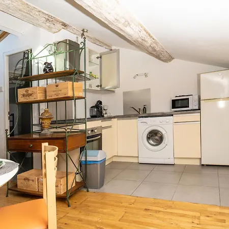 Saëns 7-t2 Avec Garage Privé Optionnel-centre Historique Et Plages à 16km ! Béziers